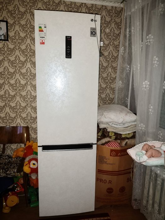 Продается холодильник LG