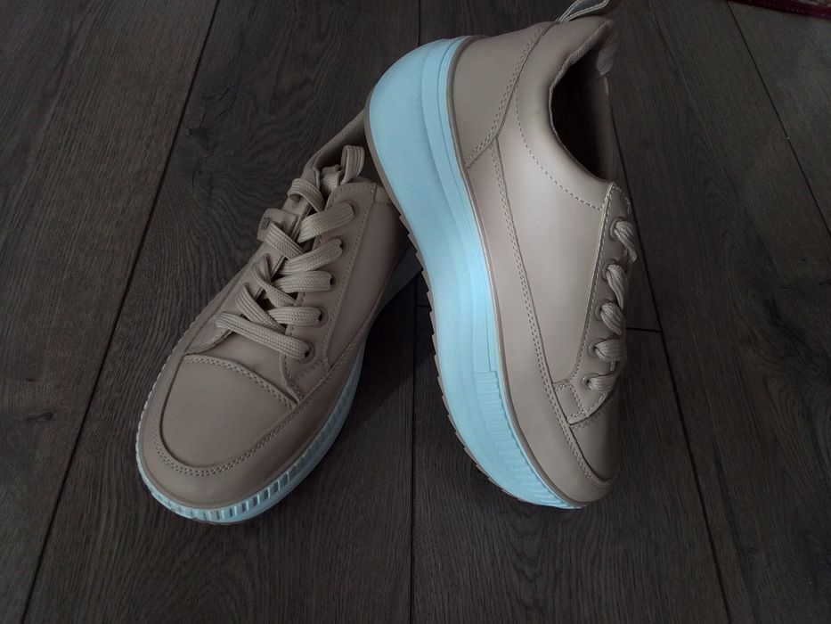 Кросовка женская 40 размер