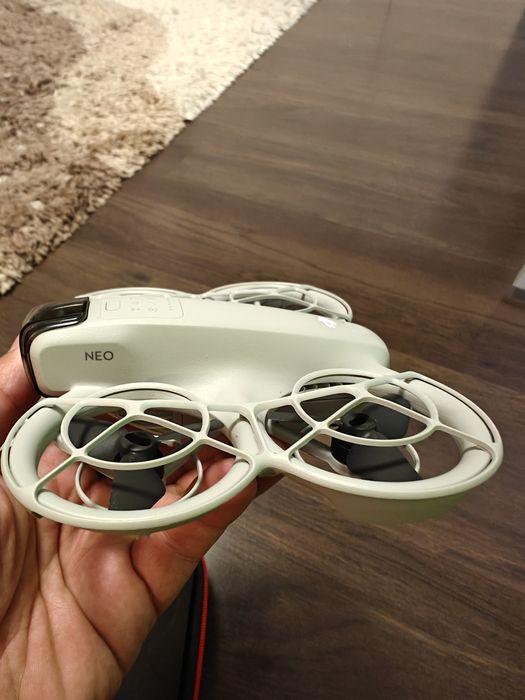 Дрон DJI Neo с дистанционно RC-N3