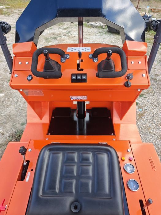 Мини челен товарач STRONEXX S490