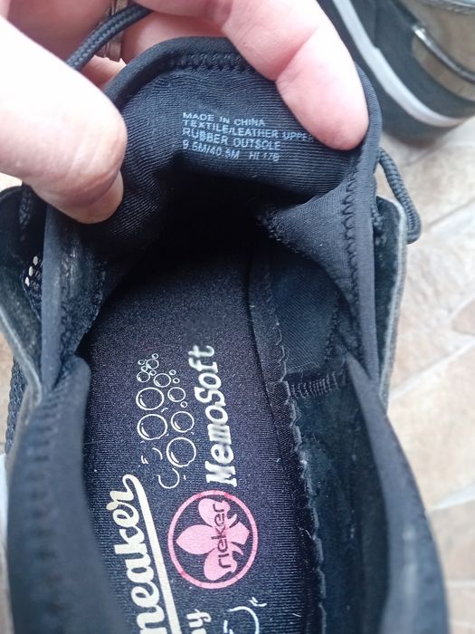 Adidași de calitate nr 40