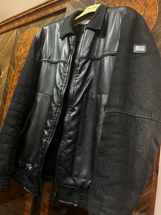 Продаётся мужская зимняя куртка Armani оригинал