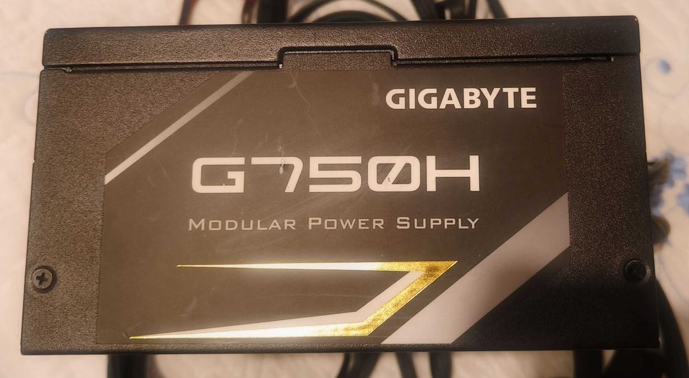 Sursa Gigabyte G750H, 750W, semi-modulara, 80 Plus Gold