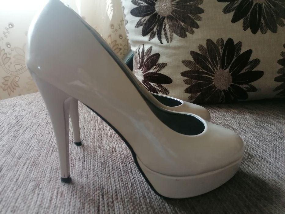 Pantofi eleganți