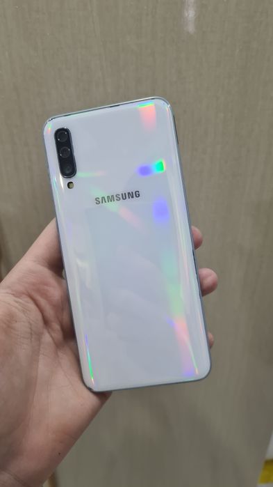 Продам Самсунг а50 срочно