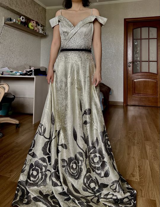 Платье вечернее на выпускной