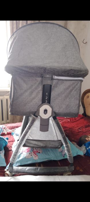 Детский кровать.