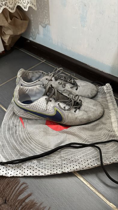 Сороконожки Nike Tempo