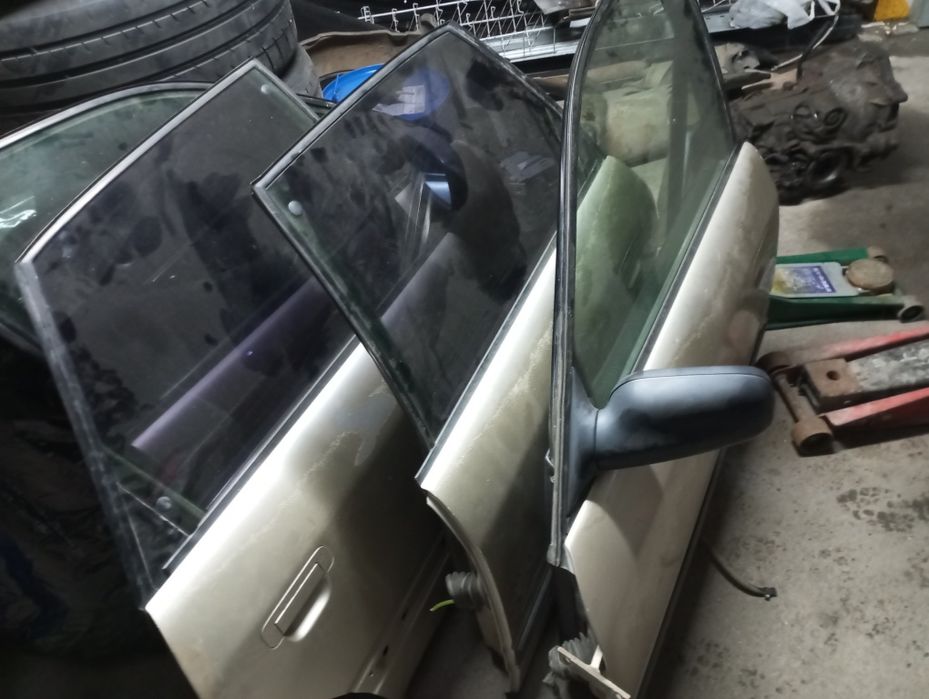 Двери Ауди 100 С4