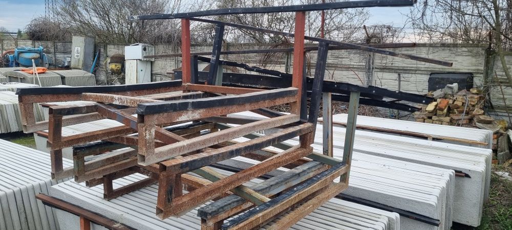 Suport metalic / rastel placi de gard