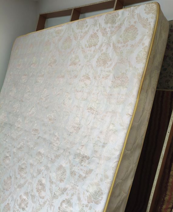 Кровать двуспальная