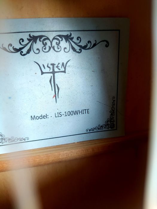 Продается укулеле в отличном состояний