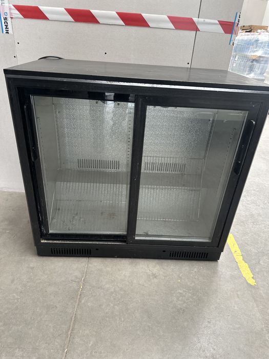 Подбарова хладилна витрина