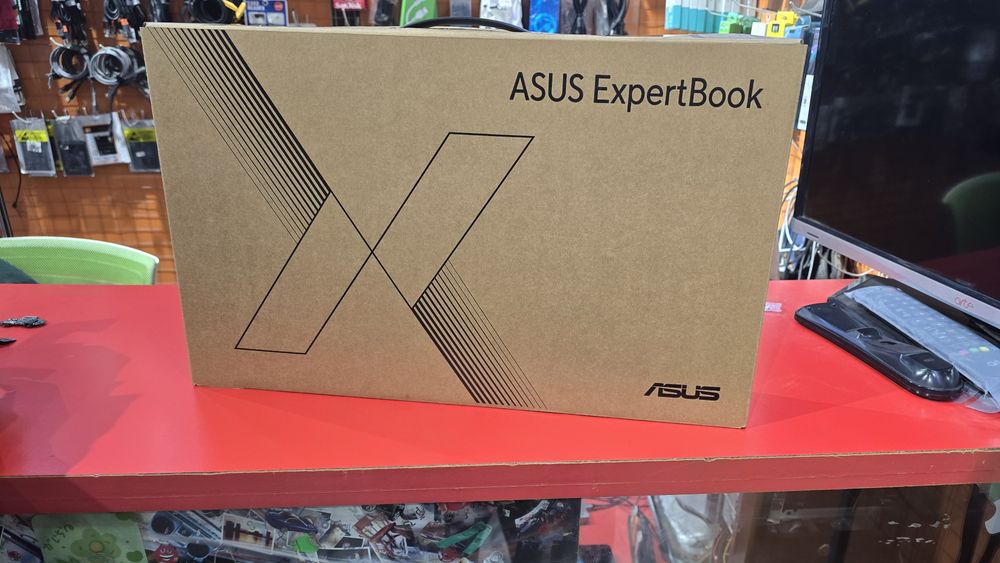 Noutbuk sotiladi Asus core i5 1235U