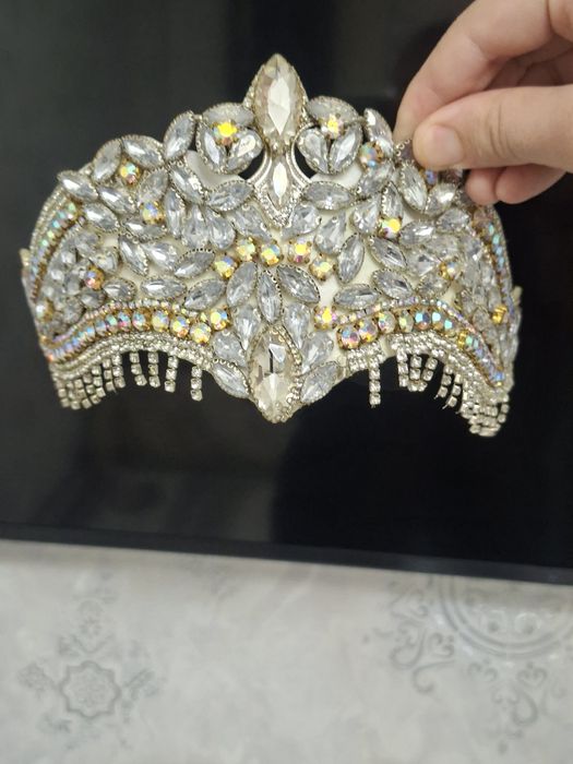 Kelinchaklar uchun ansanbil libosi