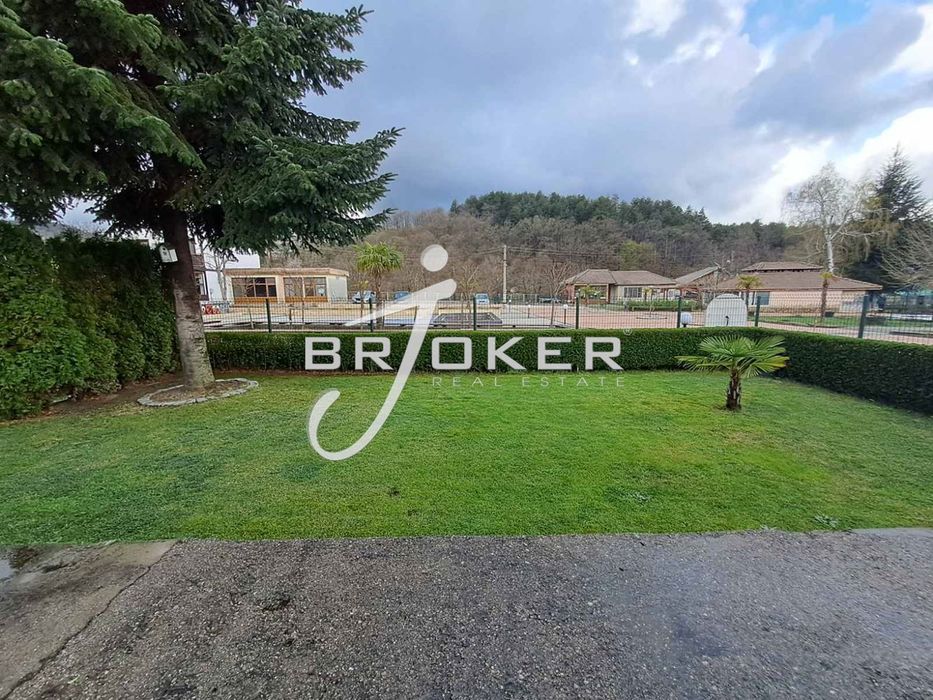 Продава се Заведение в с. Чакаларово, Област Кърджали - 180 кв.м за 1000 €/кв.м - Снимка #11