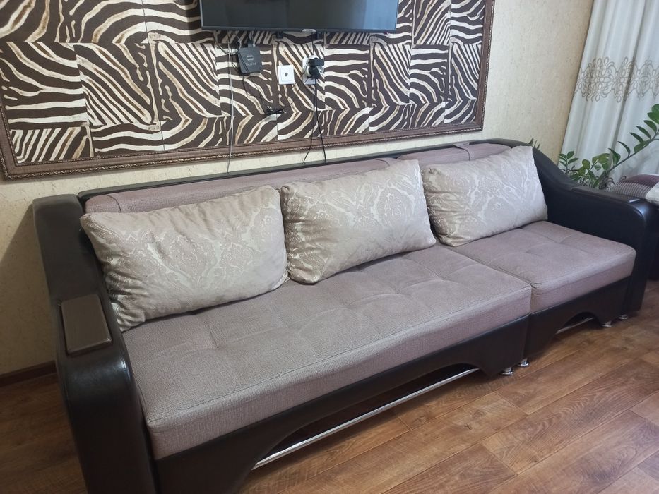 Продам Диван б/у 2м 30см