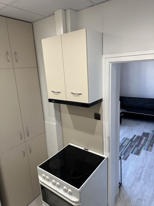 Дава се под наем Тристаен апартамент в Ямбол, Център - 105 кв.м за 382.5 € - Снимка #3