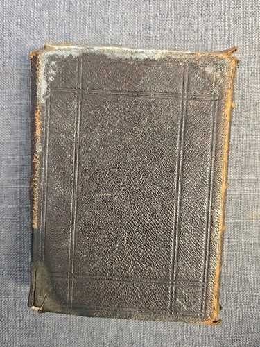 Biblia / Biblie veche , 1864 ,engleza, coperta piele, 14x11 cm