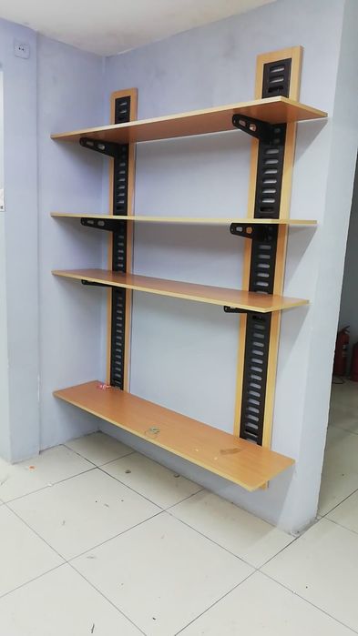 Полки шкафы, манекены