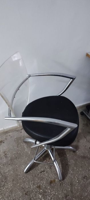 Scaune folosite pentru coafor