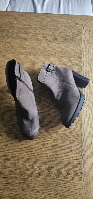 Зимни кожени боти на ток  40 номер