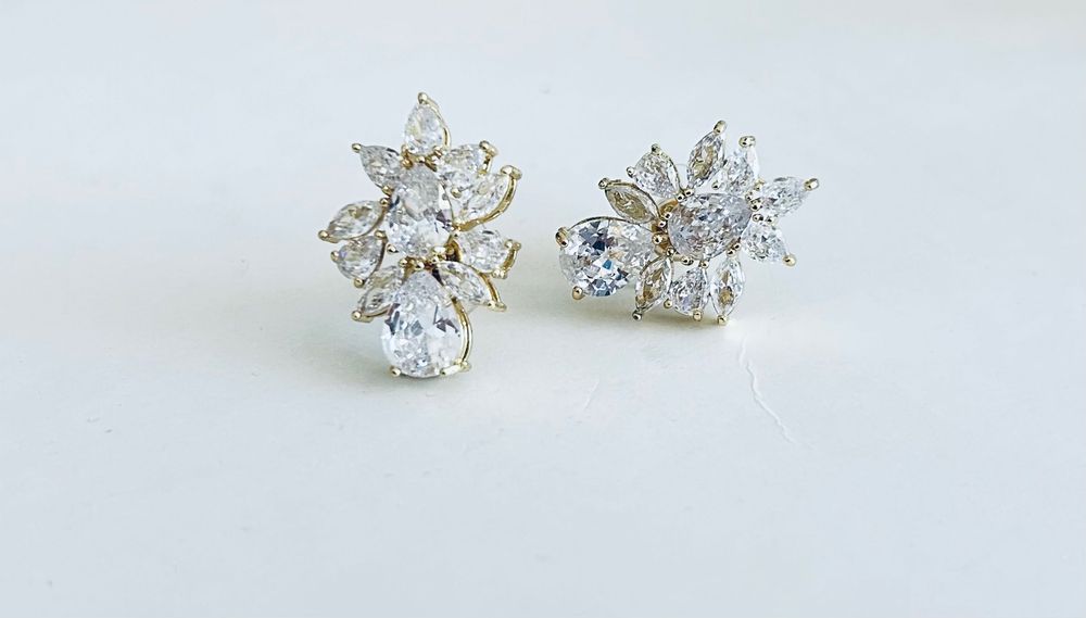 Златни обеци с кристали Swarovski