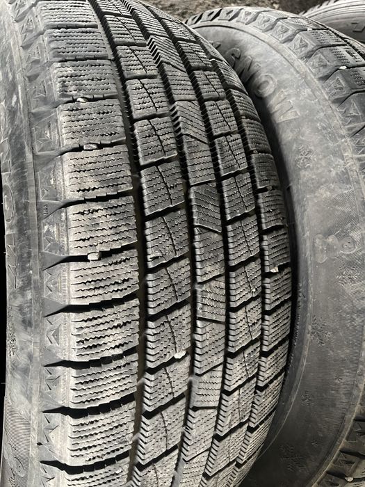Продам резину 235/65/17