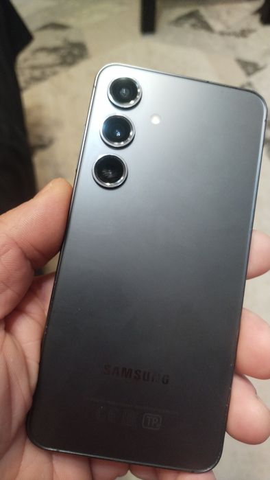 Продажа/обмен samsung s24