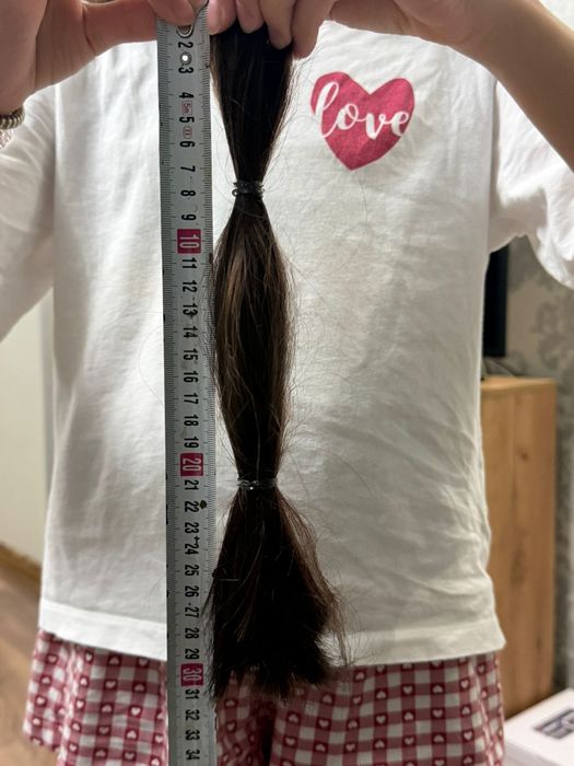 Продам натуральные волосы длина 30 см густые