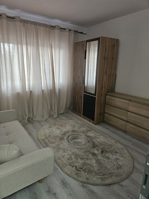 Ap de inchiriat,2 camere ,bucatarie extinsa