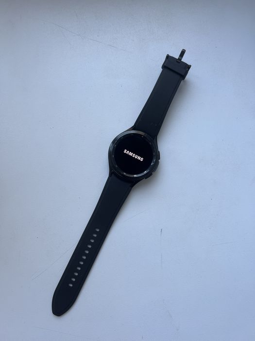 Продам Samsung Galaxy Watch4 Classic 46 мм.