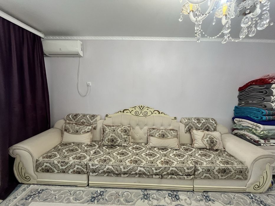 Продаётся королевский диван