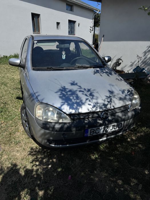 Dezmembrez Opel Corsa 1.2 Benzina - 2001