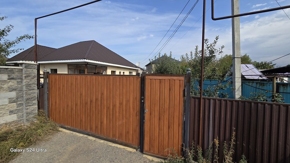 Продам дом 140+60 кв.м