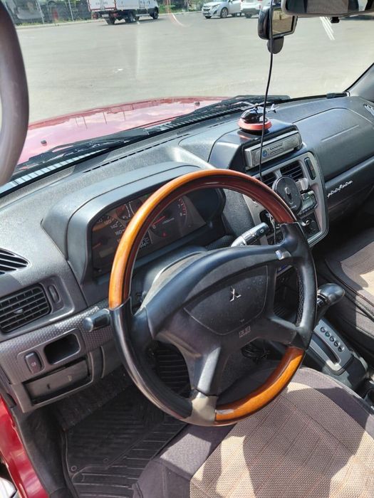 Продам pajero io 2001 года