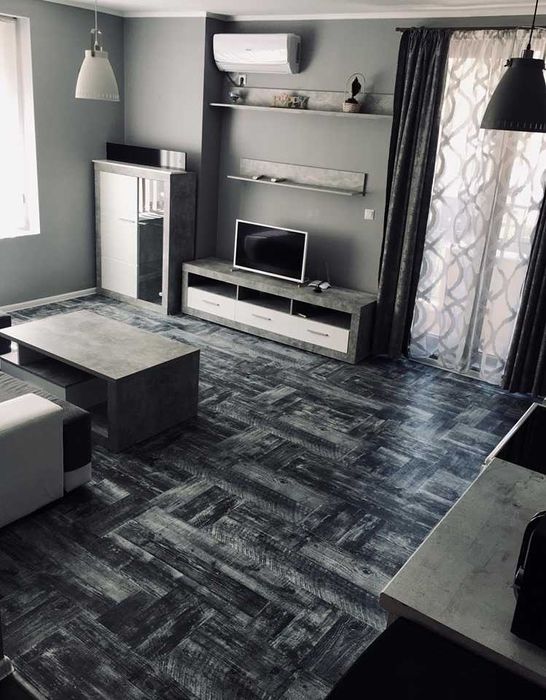 Дава се под наем Двустаен апартамент в Бургас, Център - 60 кв.м за 350 € - Снимка #2