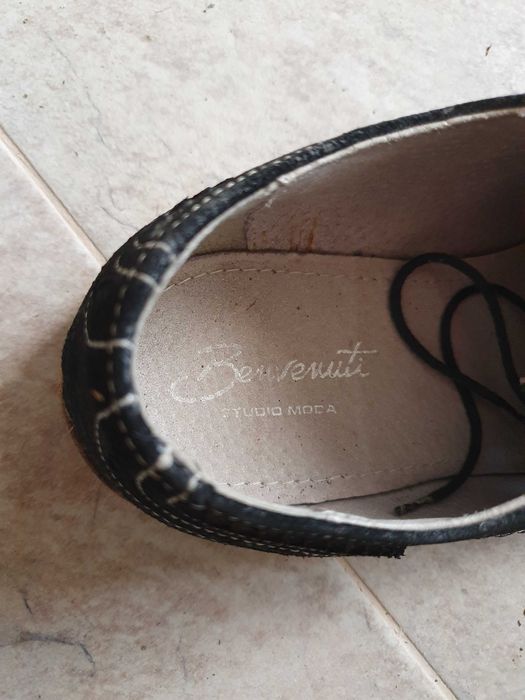 Vand pantofi barbatesti din piele intoarsa