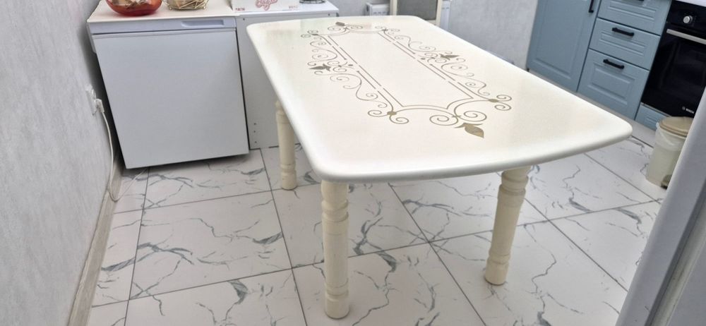 Гостиный и кухни столы