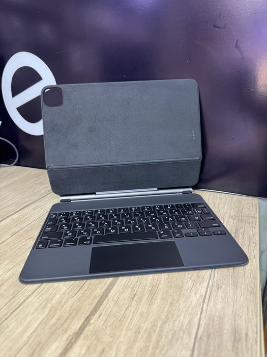 Prodam Idyal MagicKeyboard ipad 11 pro M2