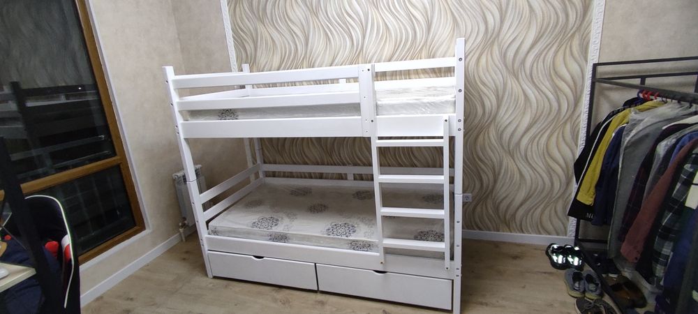 Двухъярусная кровать