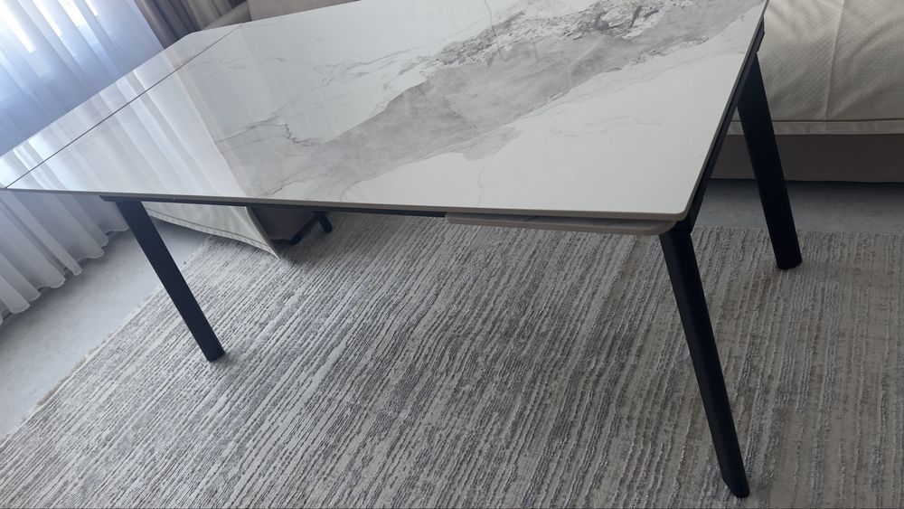 Продам стильний каменный стол