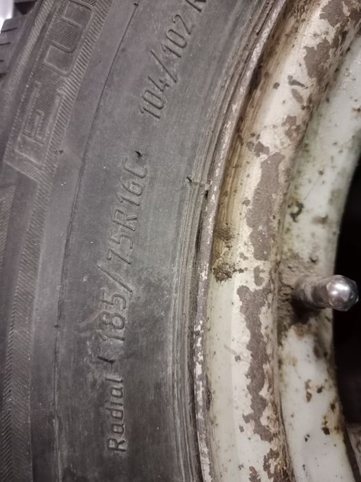 Продам резину на Газель.