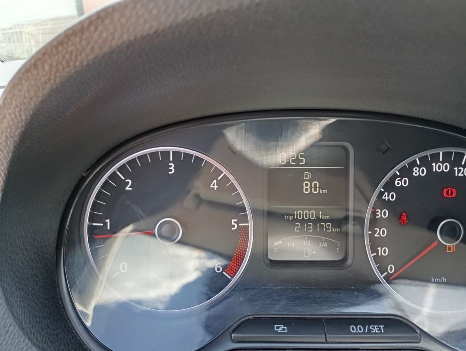 VOLKSWAGEN Polo 2011 — imagine 3