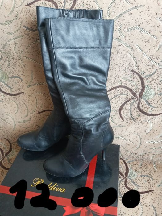 Продам женские кожаные сапоги
