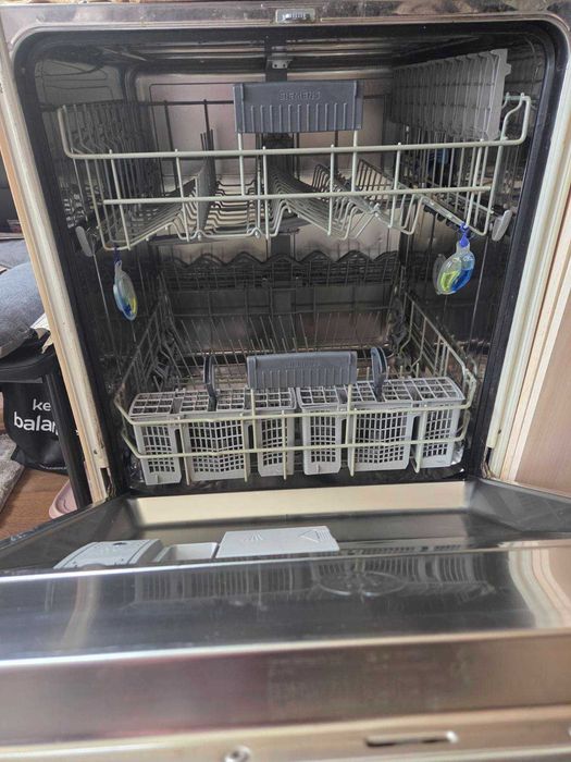 Съдомиялна SIMENS инокс