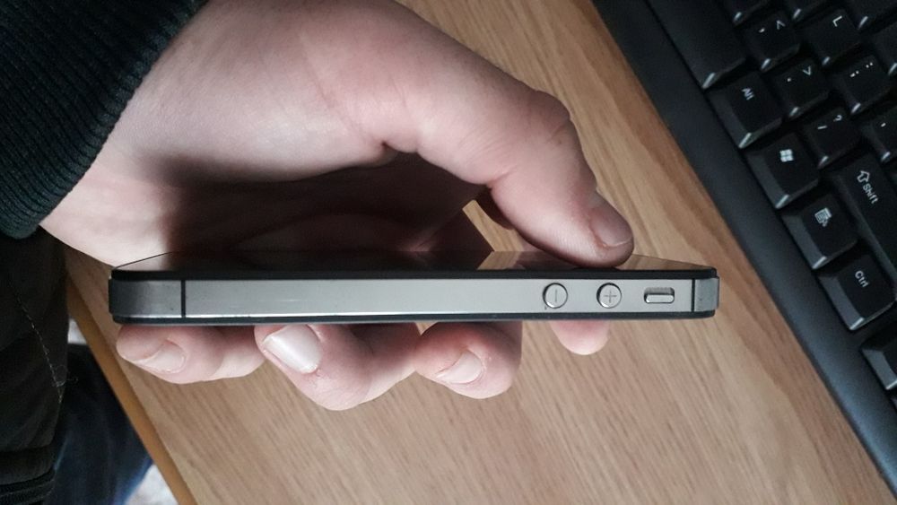 Vand Iphone 4s de colecție