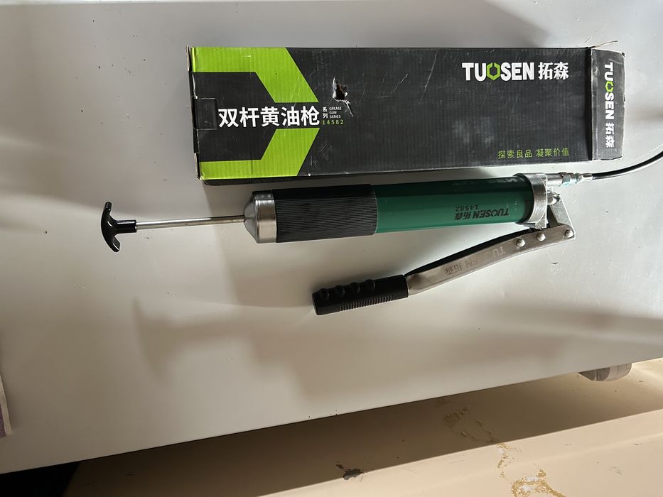 Паровой утюг   шприц для смазки