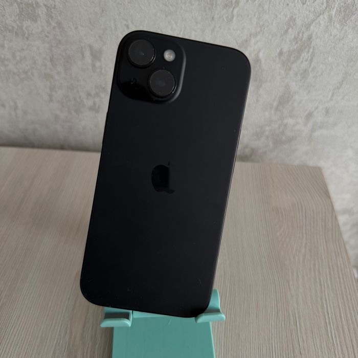 iPhone 15 черный