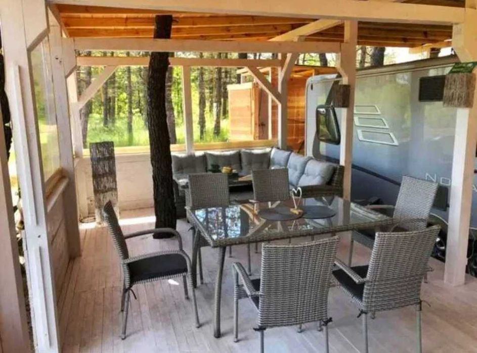 Каравана с навес къмпинг "Градина"